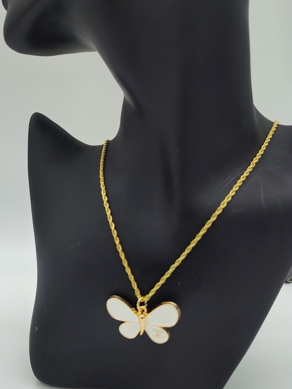 CHANEL White Enamel Butterfly Zipper Pull Charm Necklace Gold Tone CC 18" Chain